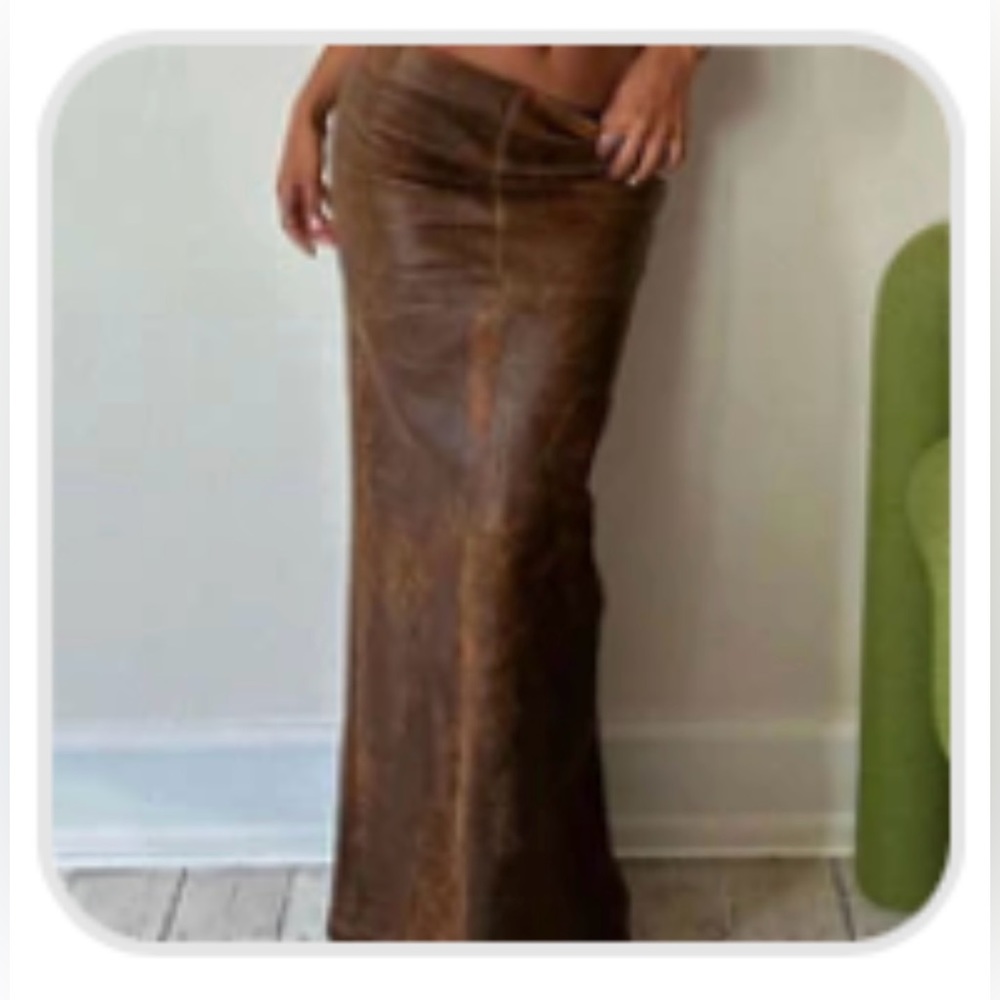 Beautiful leather like skirt back slit
